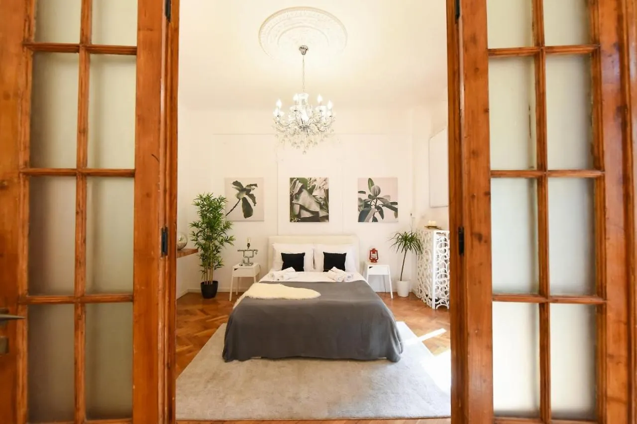 Vintage Elegance, Modern Comfort: 1BR Apartment Overlooking Calea Victoriei Bucharest Romania