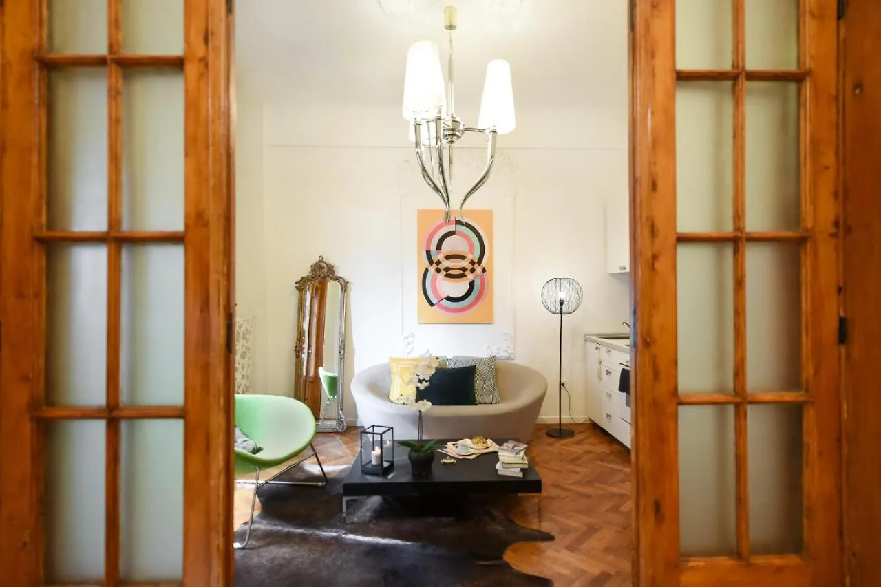 Vintage Elegance, Modern Comfort: 1BR Apartment Overlooking Calea Victoriei Bucharest